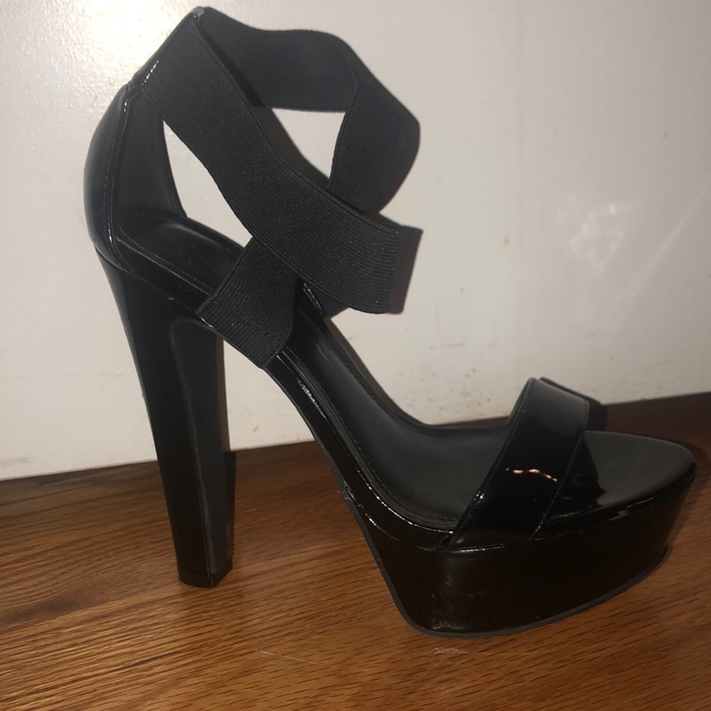 Black Patent leather Jessica Simpson heels